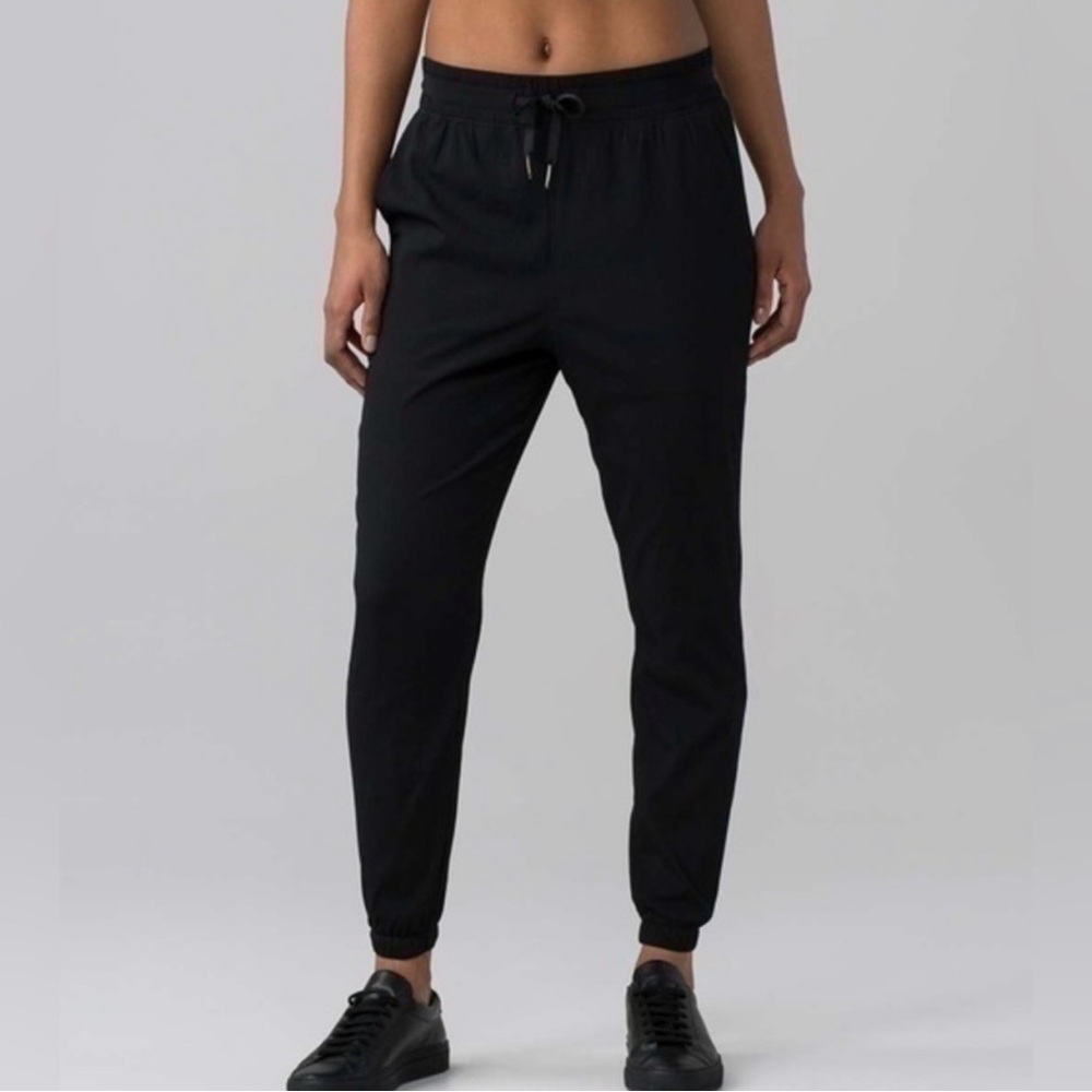 Lululemon In Depth Black Jogger Pants Size 4